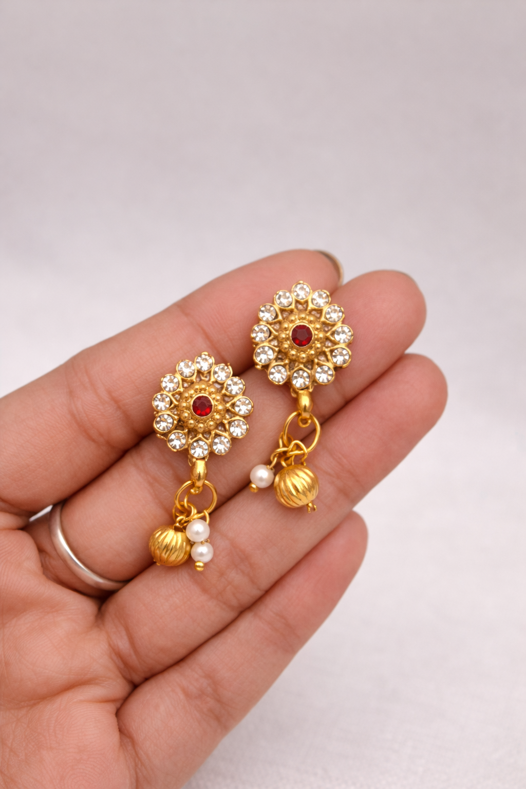 Elegant Premium Gold-Plated Choker Set with Pearl Drops